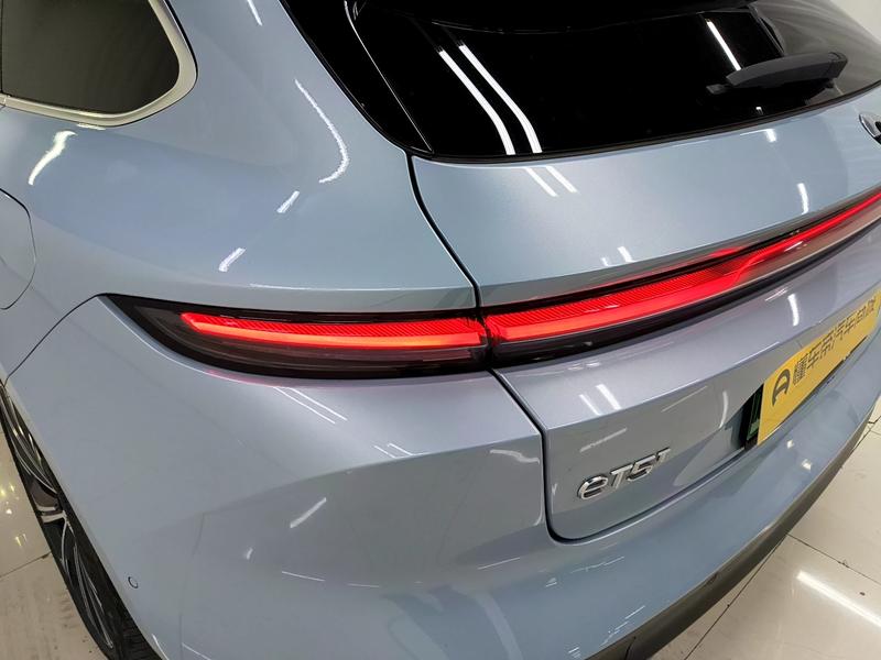 NIO NIO ET5 Touring 2023