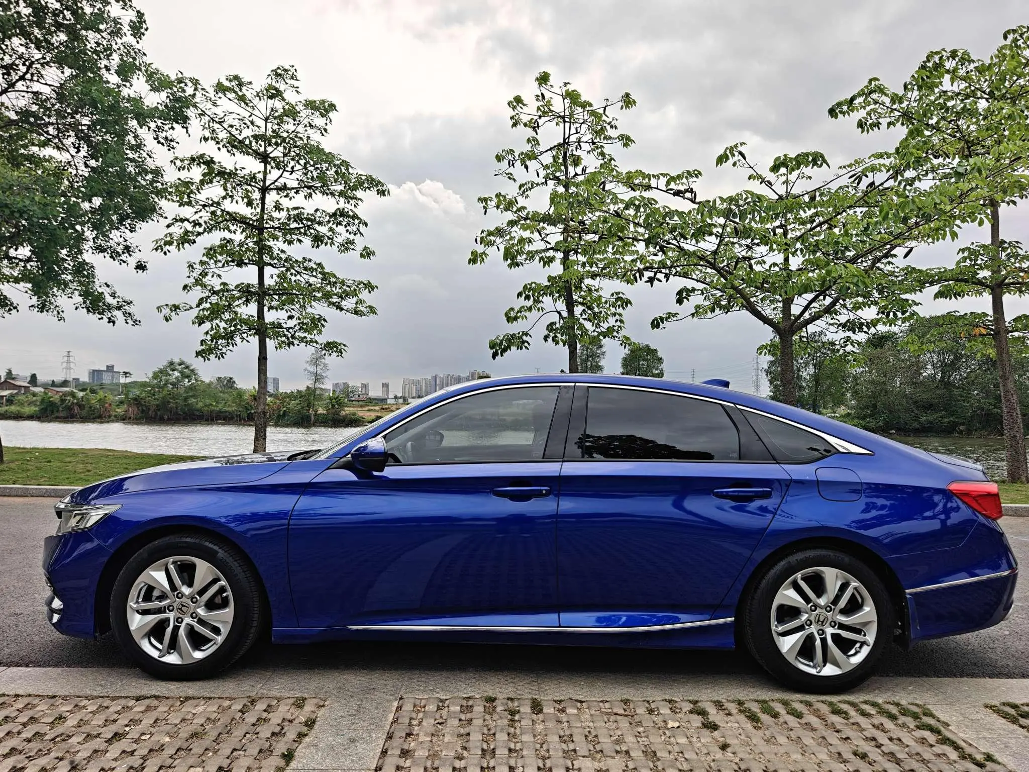 Honda Accord 260TURBO Elite Edition Country V