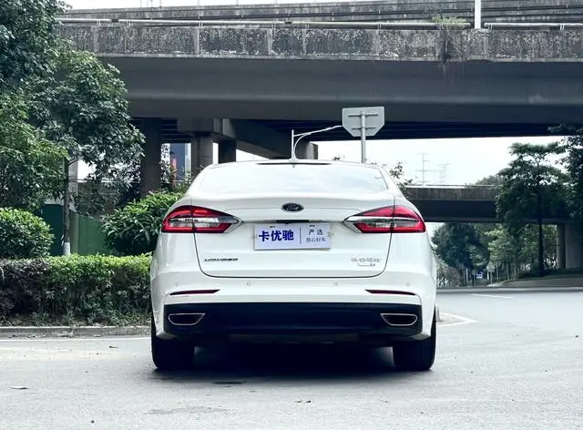 Ford Mondeo EcoBoost 180 fashion type