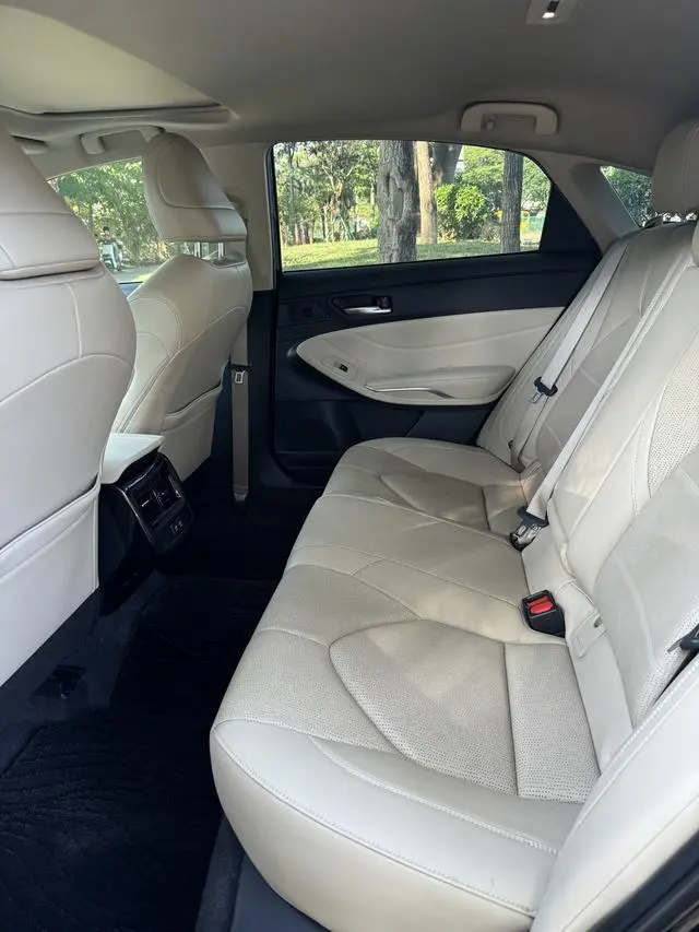 TOYOTA Asian dragon 2.0L Deluxe Edition Country VI