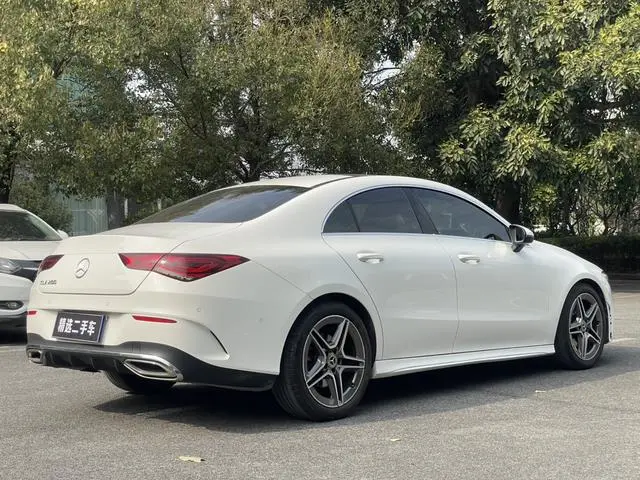 Mercedes-Benz Mercedes-Benz CLA CLA 200 four-door coupe
