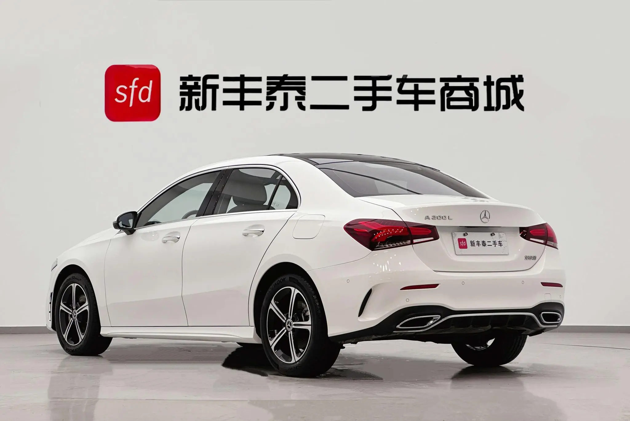 Mercedes-Benz Mercedes-Benz A-class Second facelift A 200 L sports sedan fashion version