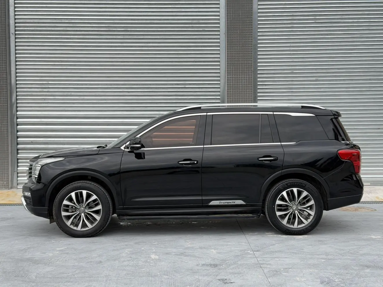 GAC Trumpchi GS8 320T two-wheel drive premium edition 7 seats