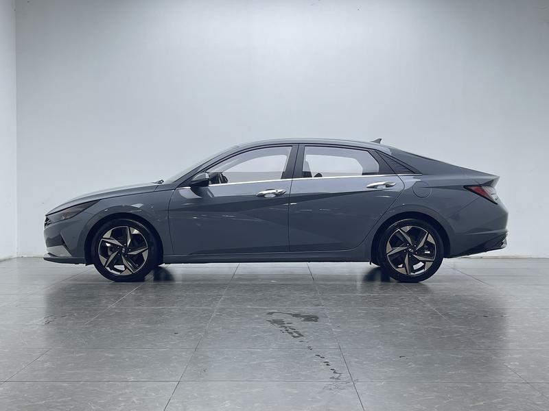 Hyundai Elantra 2021