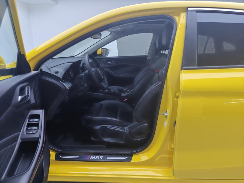 MG MG5 2021