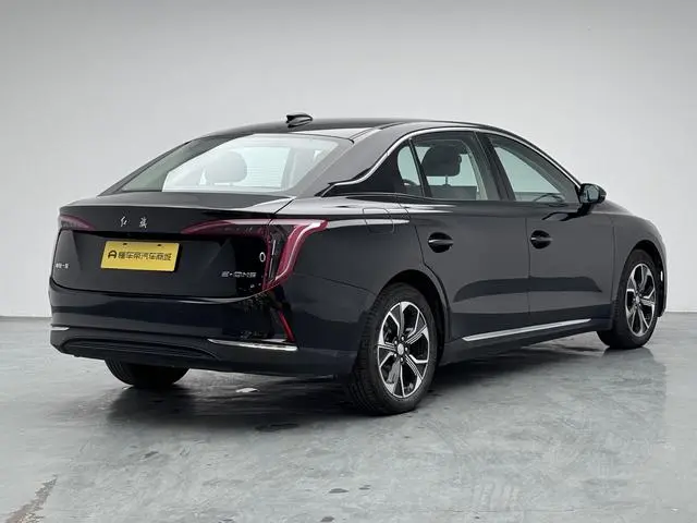 Hongqi Hongqi E-QM5 Facelift basic travel version