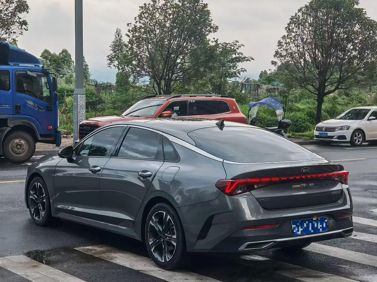 Kia Kia K5 270T CVVD Deluxe Edition