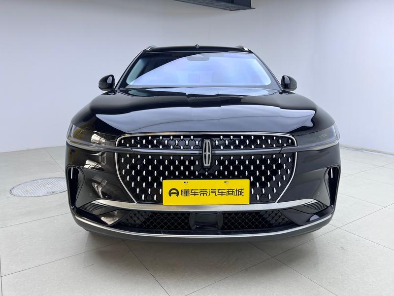 Lincoln Voyager 2023