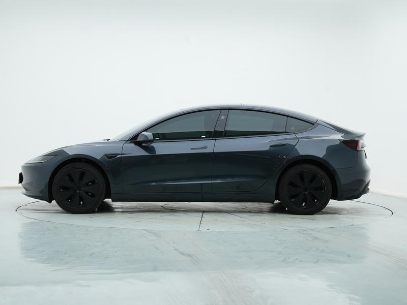 Tesla Model 3 2025