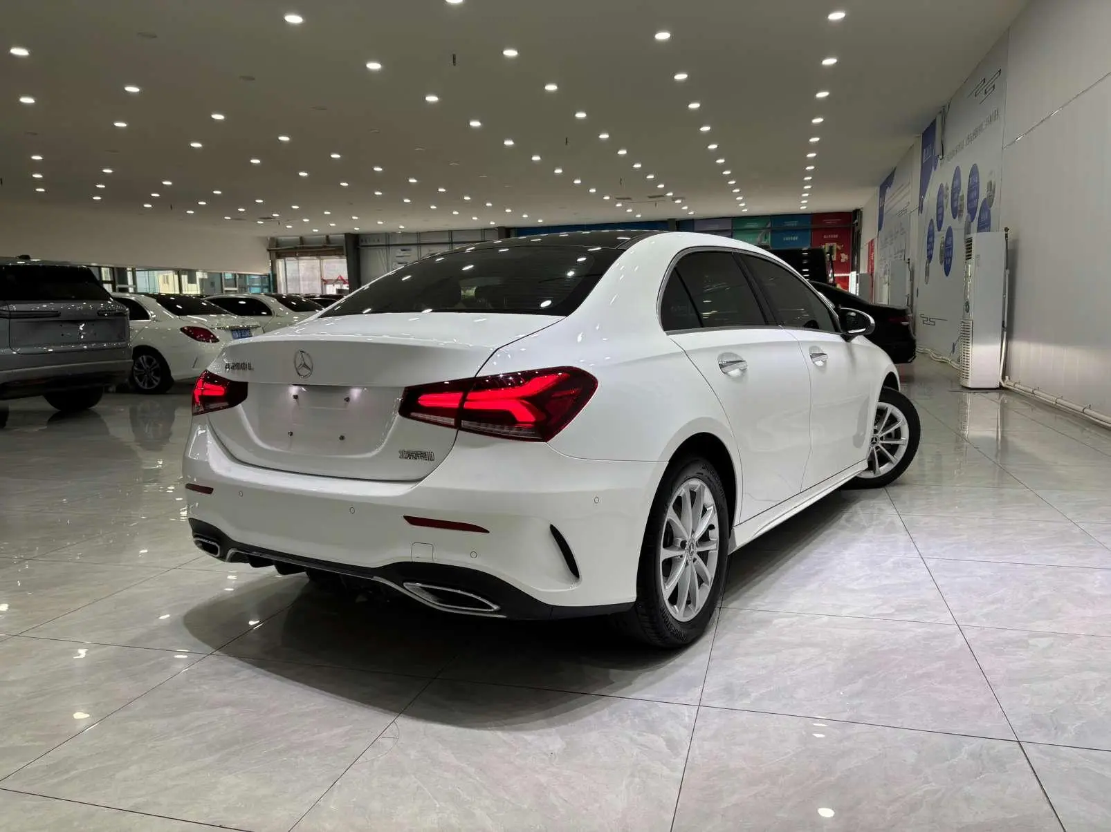 Mercedes-Benz Mercedes-Benz A-class A 200 L sports sedan