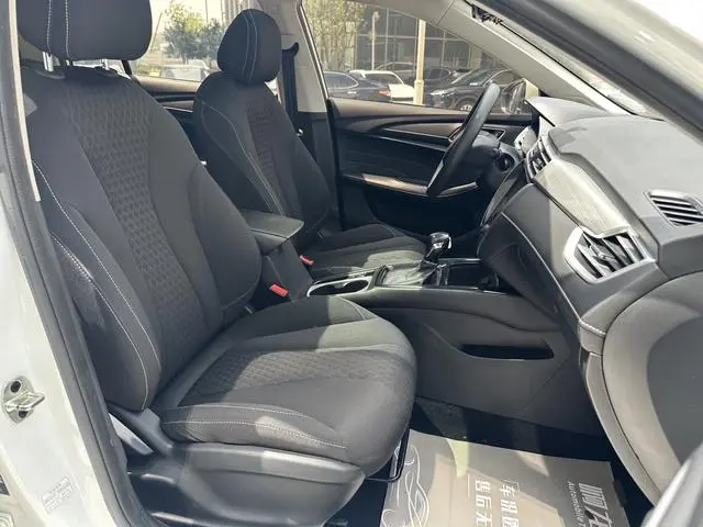 Roewe Roewe i5 1.5L automatic 4G Interconnection Linghao Version