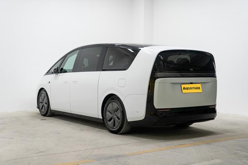 Li Auto Ideal MEGA 2024