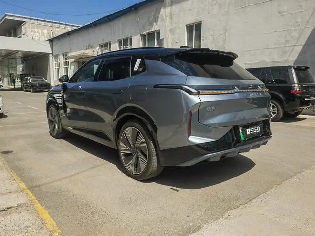 LYNK & CO Lynk & Co. 08 EM-P 220 four-wheel drive performance Halo