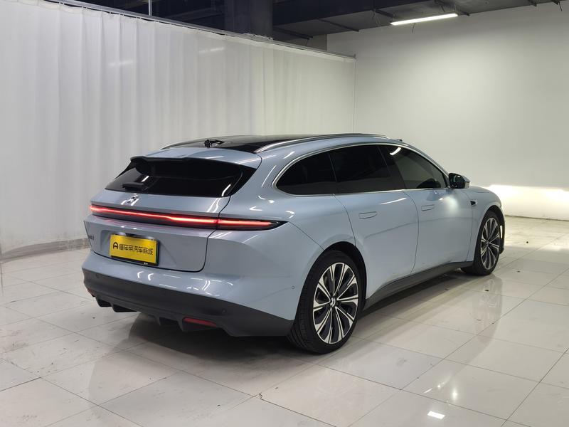 NIO NIO ET5 Touring 2023