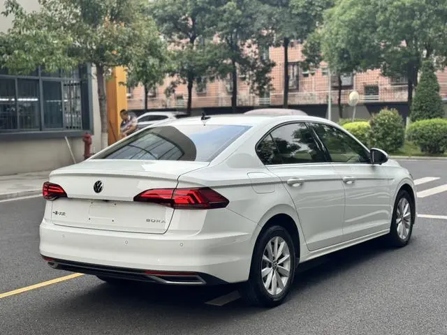 Volkswagen Bora 1.5L automatic comfort intelligent version