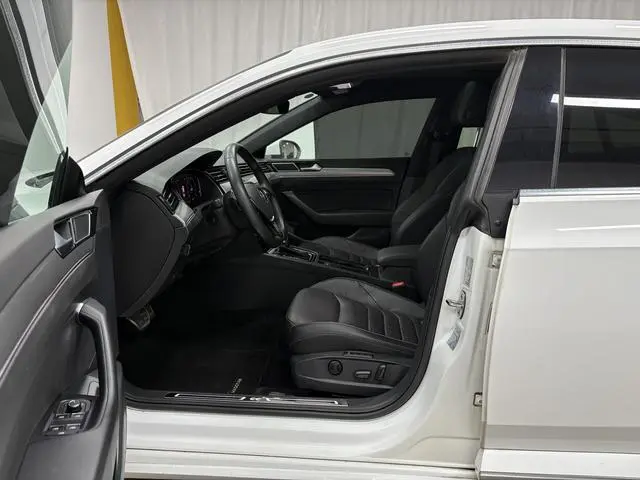 Volkswagen Volkswagen CC 330TSI Charm Edition Country VI