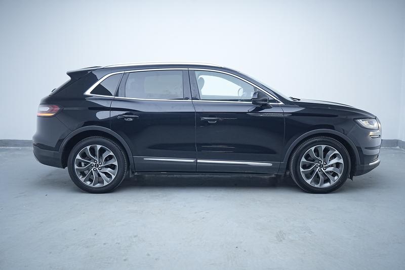 Lincoln Voyager 2021