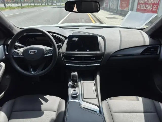 Cadillac Cadillac CT5 28T luxury
