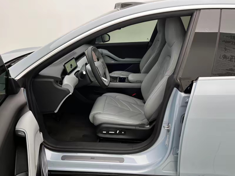 NIO NIO ET5 2025
