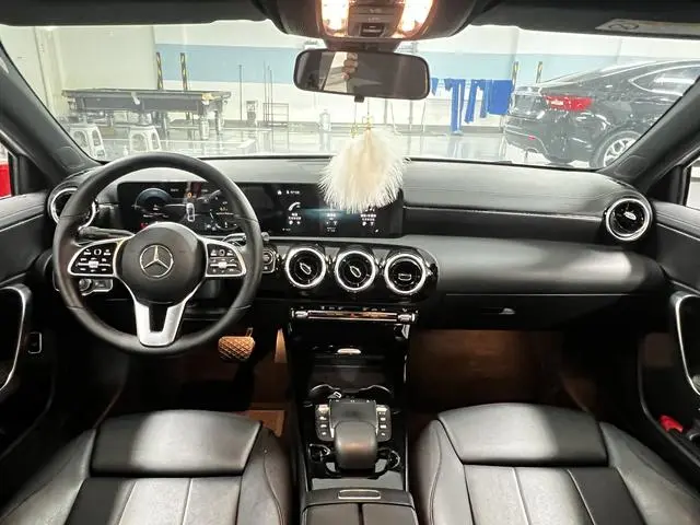 Mercedes-Benz Mercedes-Benz A-class A 200 L sports sedan dynamic Version