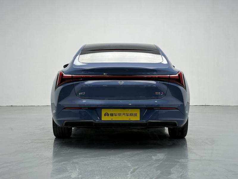 Neta Nezha S 2024