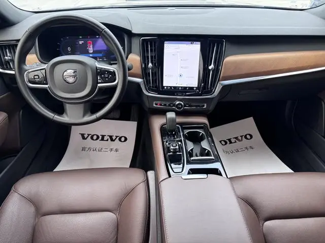 Volvo Volvo S90 PHEV T8 four-wheel drive long battery life Zhiyi Deluxe Edition