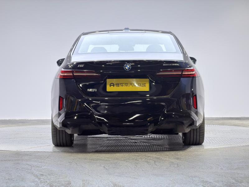 BMW BMW i5 2025