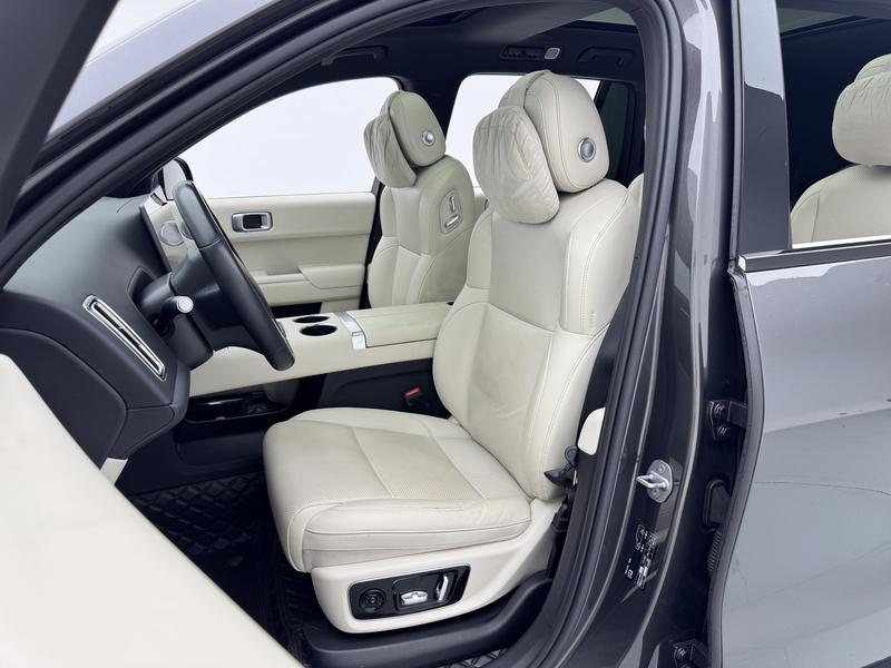 Li Auto Ideal L8 2024