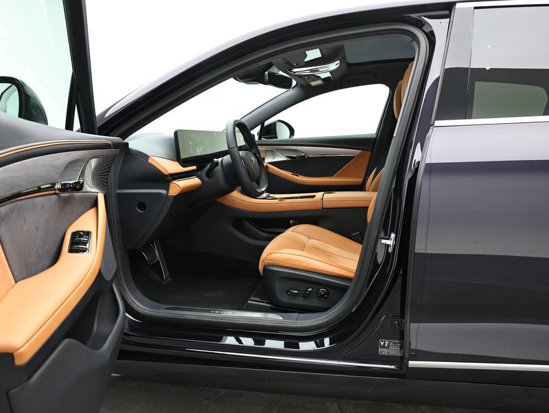 Voyah Lantu Chasing Light PHEV 2024