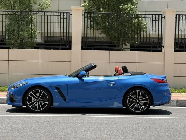 BMW BMW Z4 sDrive 25i Silver Cream Limited Edition