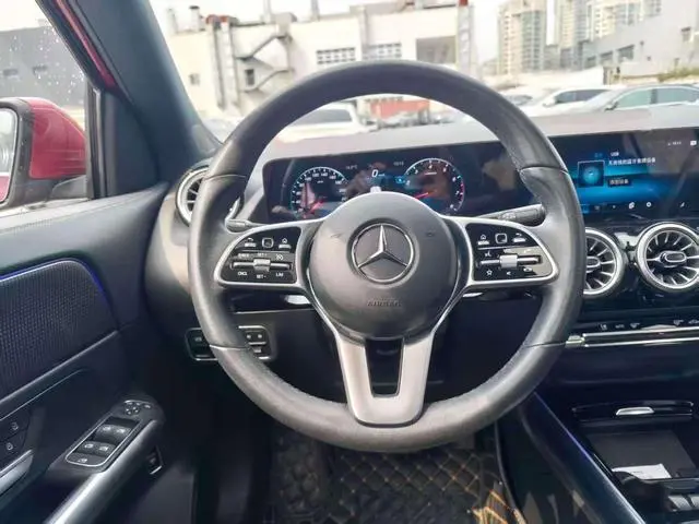 Mercedes-Benz Mercedes-Benz GLA GLA 200