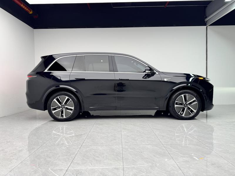 Li Auto Ideal L8 2024
