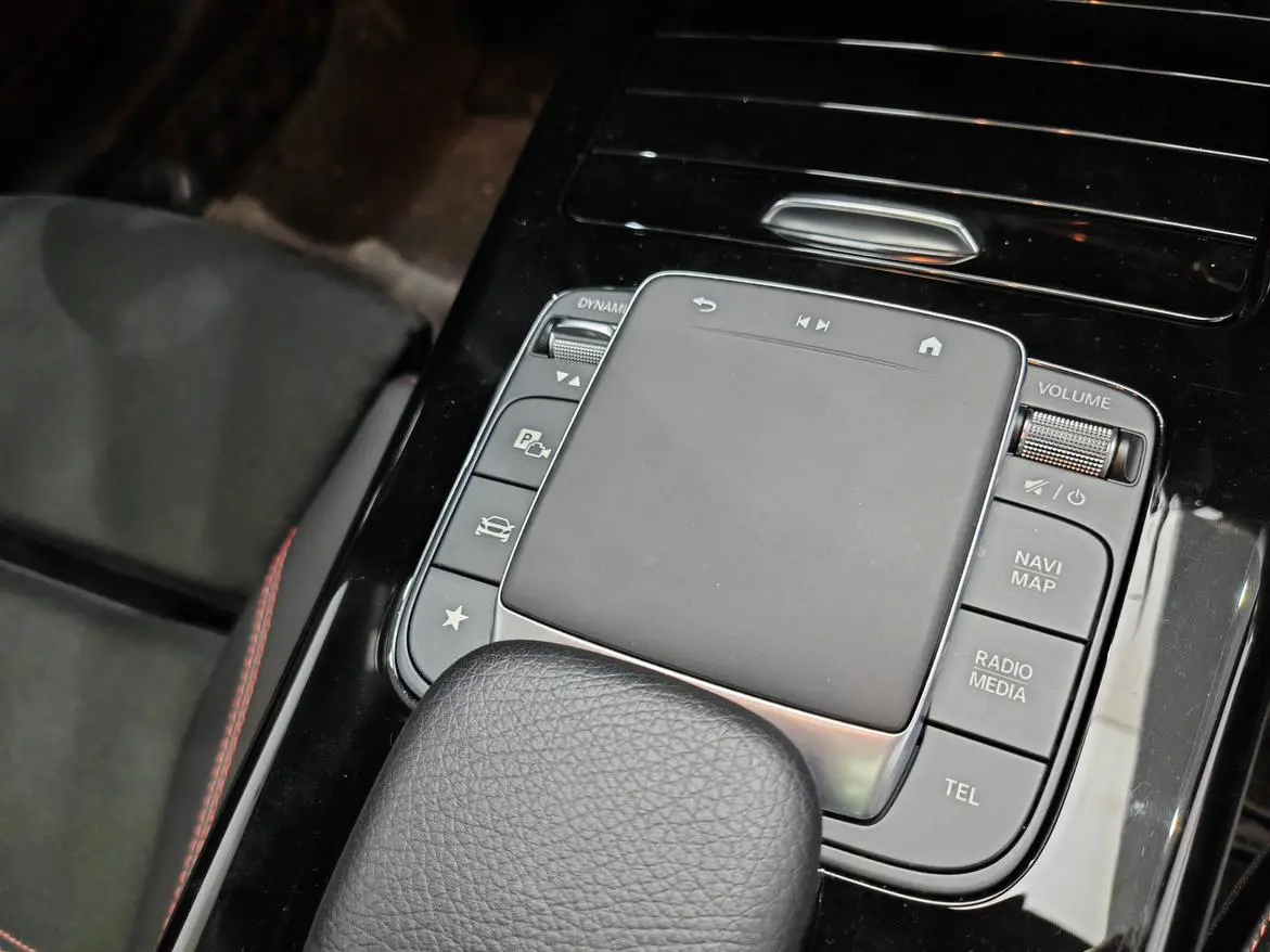 Mercedes-Benz Mercedes-Benz A-class A 200 L sports sedan fashion Version