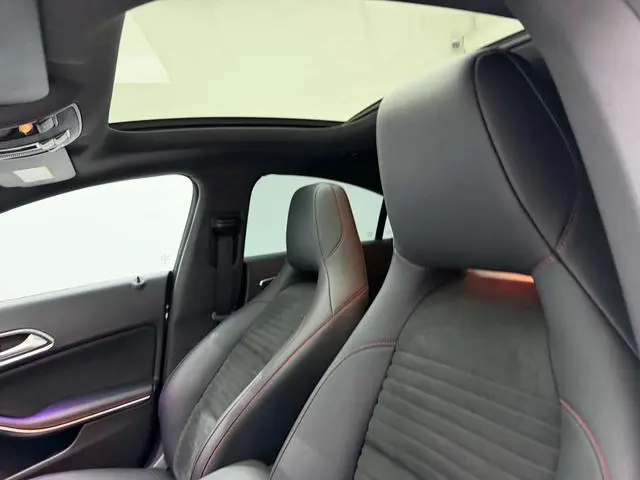 Mercedes-Benz Mercedes-Benz CLA CLA 220 4MATIC