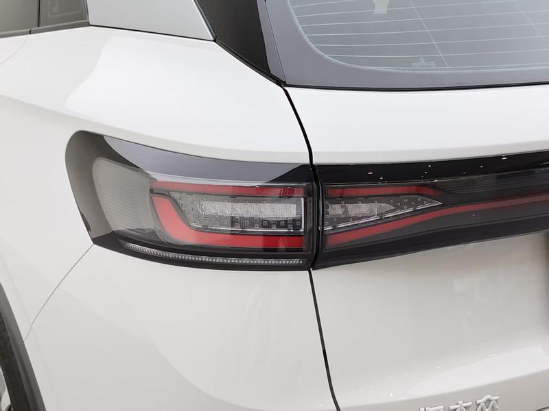 Volkswagen ID.4 X 2025