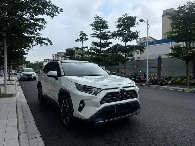 TOYOTA RAV4 Rongfang 2.0L CVT two-wheel drive premium edition