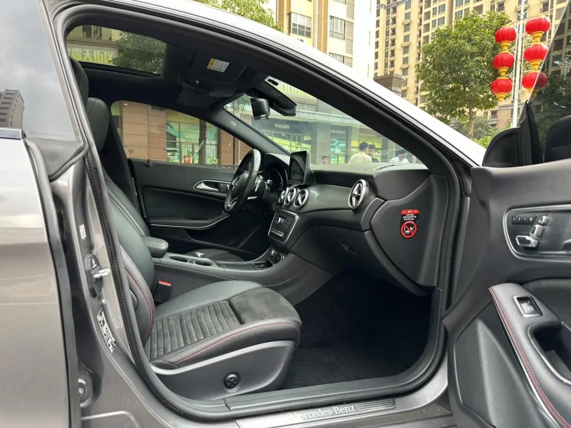 Mercedes-Benz Mercedes-Benz CLA CLA 220 4MATIC