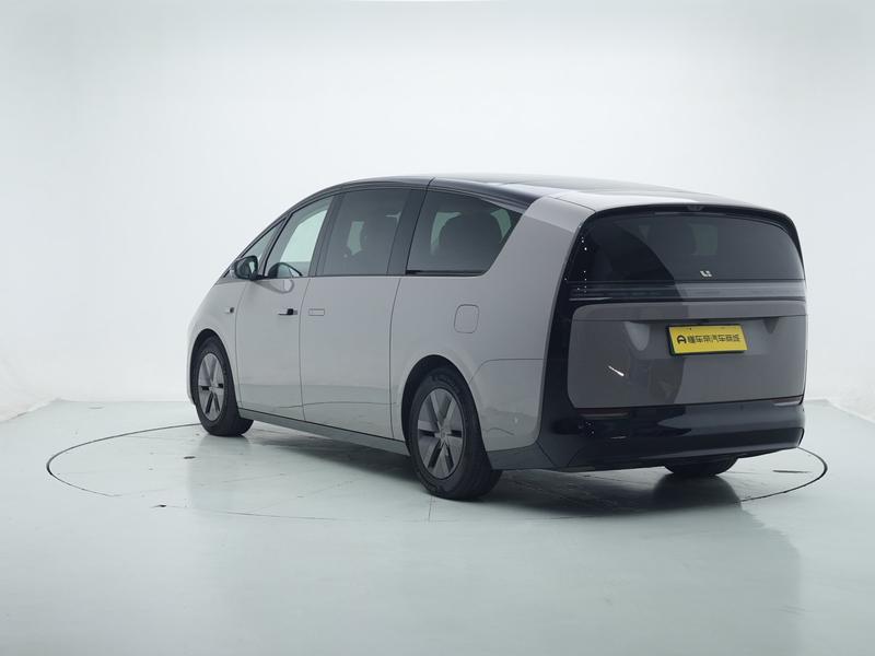 Li Auto Ideal MEGA 2024