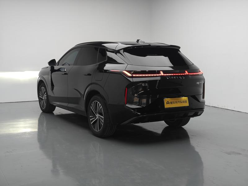 Lynk & Co Lynk&Co 08 EM-P 2025
