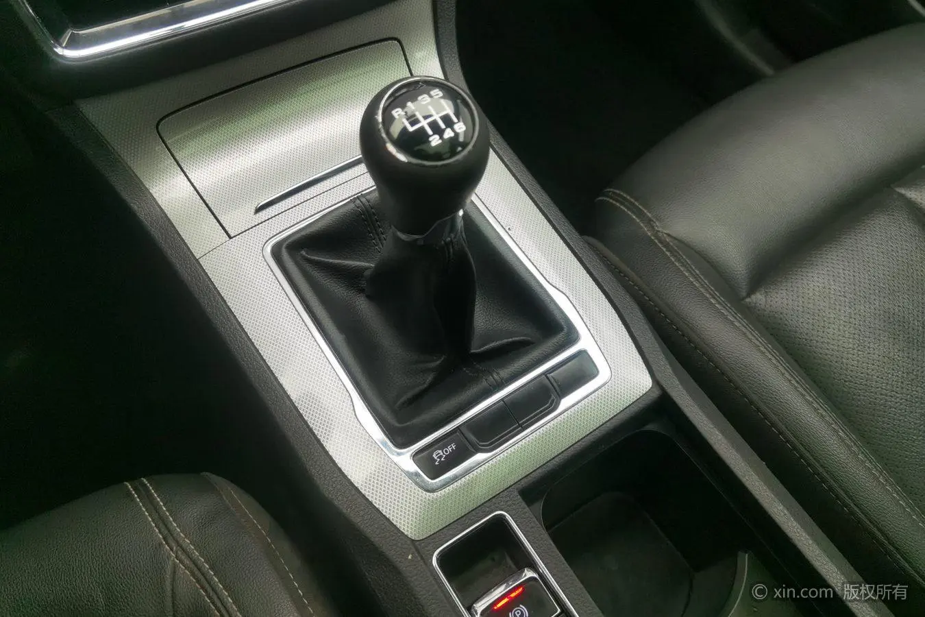 Roewe Roewe RX5 20T two-wheel drive manual 4G interconnection Platinum version