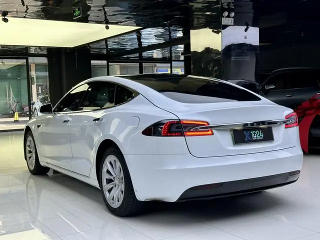 Tesla Model S Long battery life version