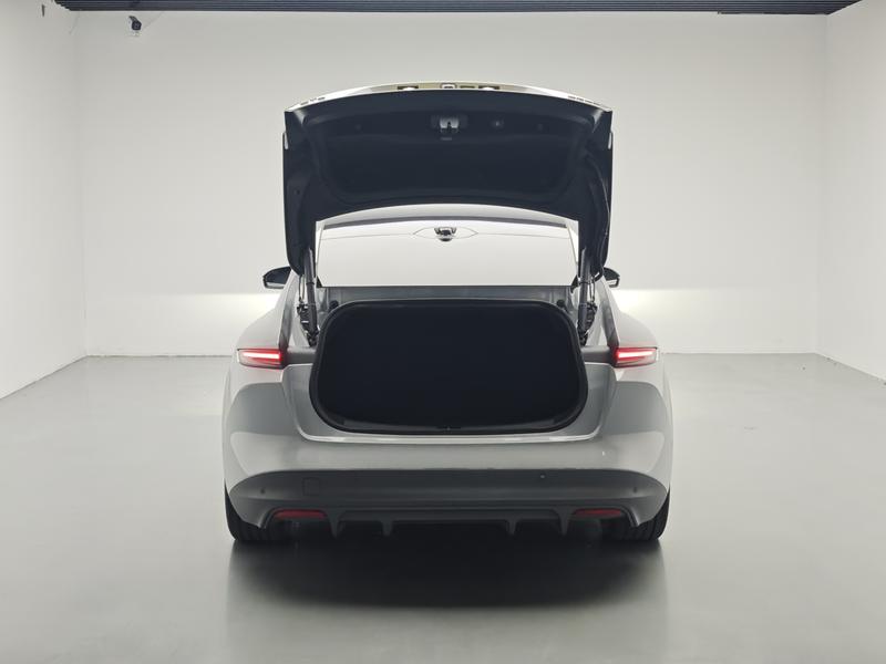 NIO NIO ET5 2022