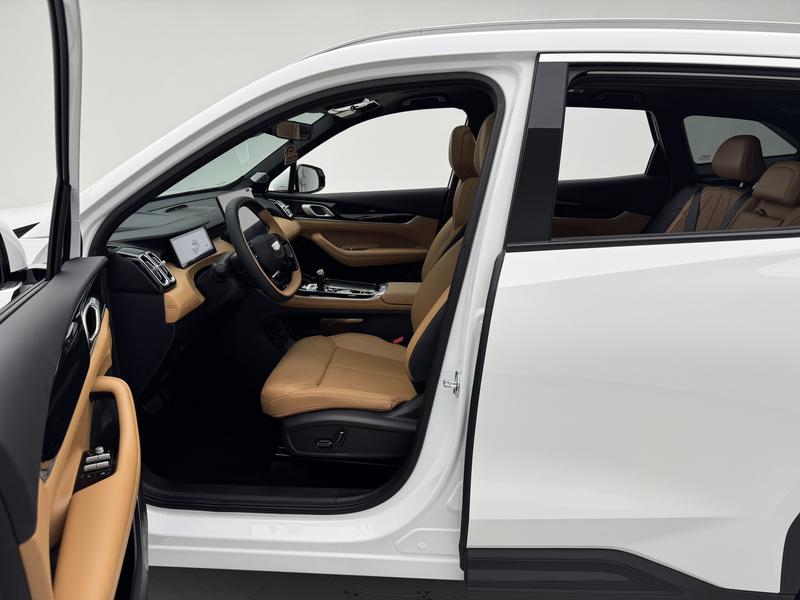 Geely Boyue L 2025