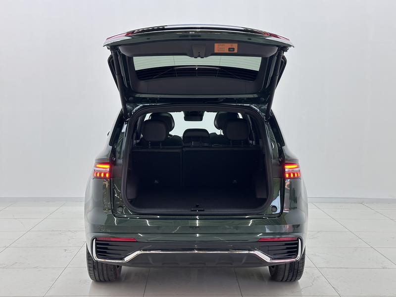 Geely Emgrand L 2025