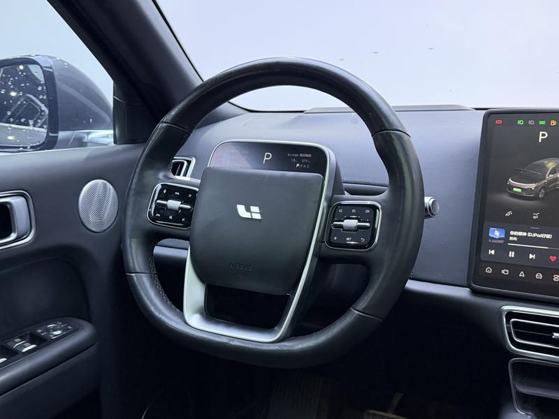Li Auto Ideal L8 2023