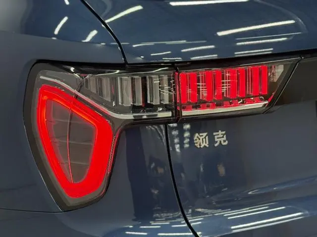 LYNK & CO Lynk 01 2.0T two-wheel drive Yao Pro version country VI