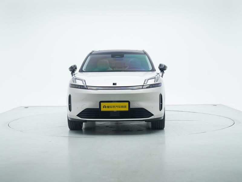 Lynk & Co Lynk&Co 08 EM-P 2025