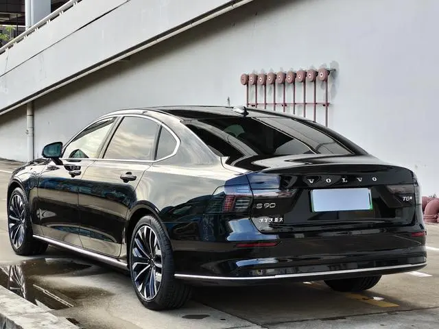 Volvo Volvo S90 PHEV T8 four-wheel drive long battery life Zhiya Deluxe Edition