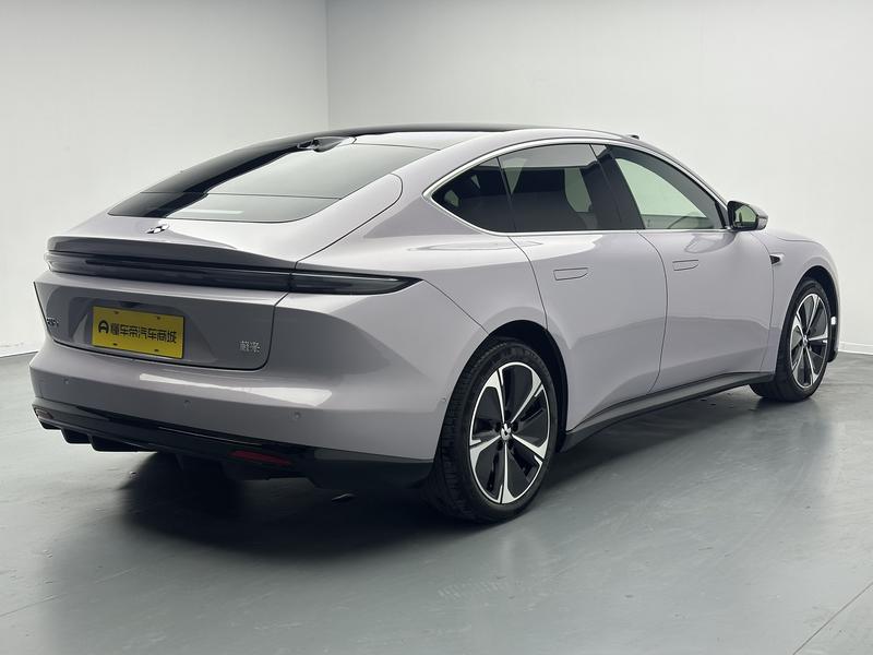 NIO NIO ET5 2025