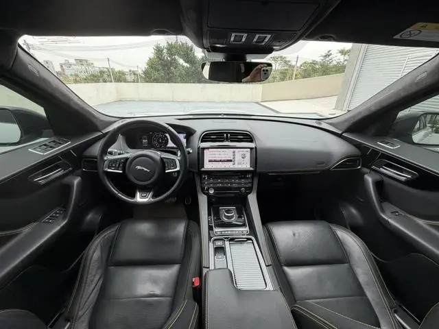 Jaguar Jaguar F-PACE 2.0T four-wheel drive 300 Sport sports edition